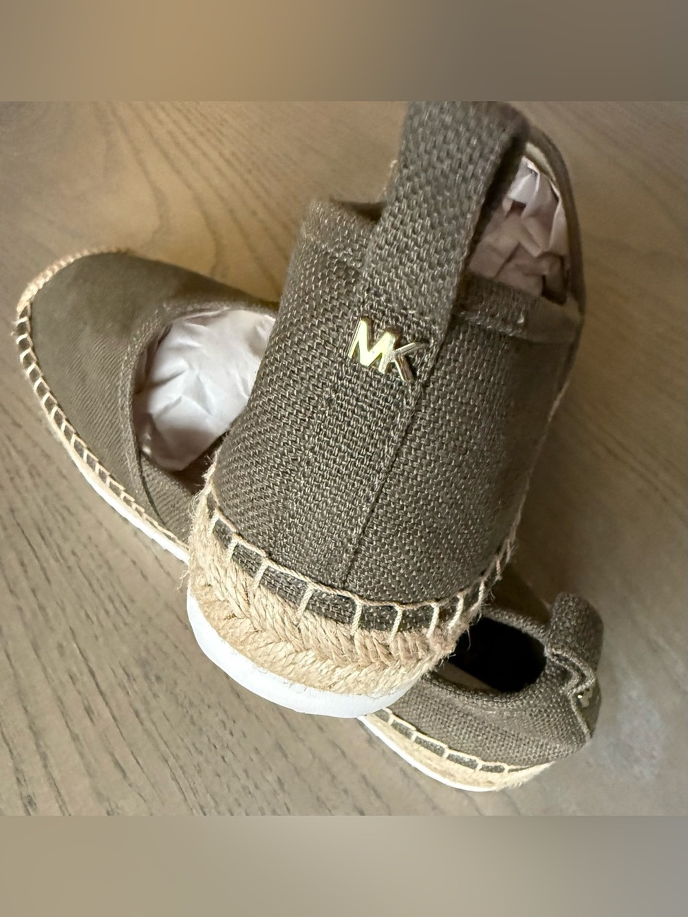 Michael Kors Espadrille Slip-On – Size 8 - Picture 2 of 7